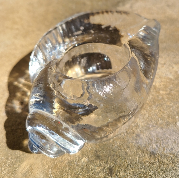 Glass seashell tea light holder - Picture 1 of 5